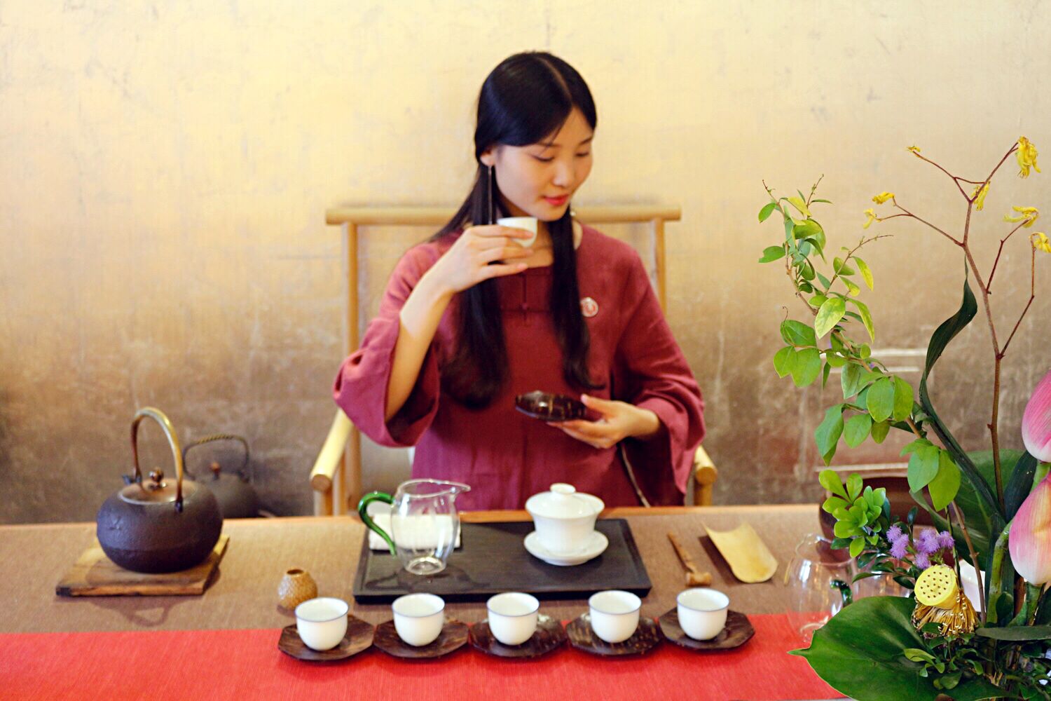 女性喝茶必看喝普洱茶的正確姿勢